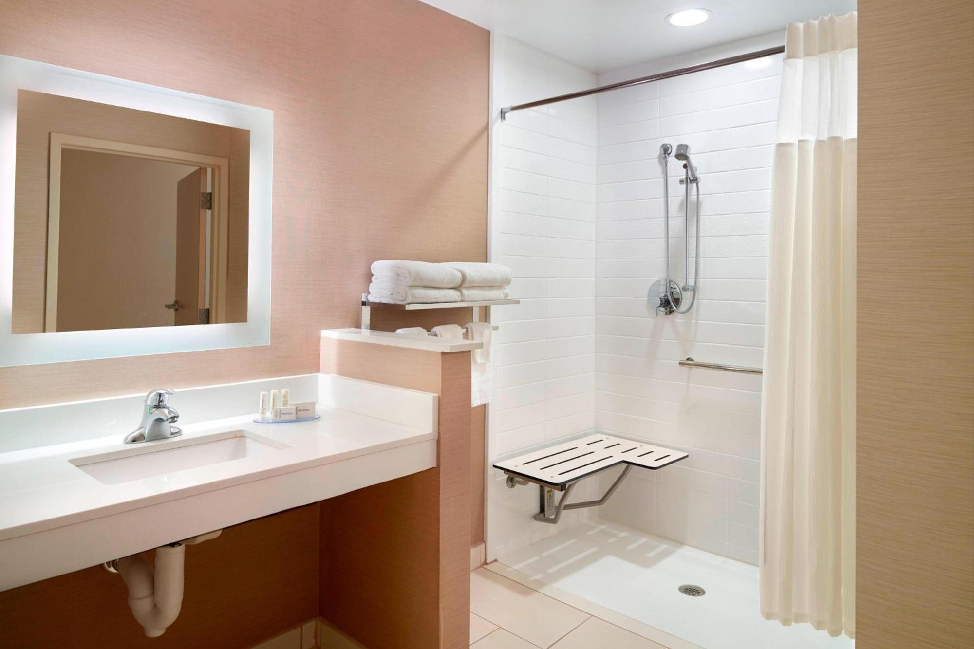 Fairfield Inn & Suites By Marriott Hendersonville Flat Rock Buitenkant foto