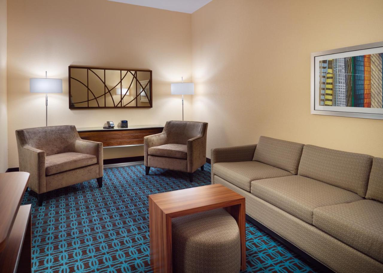 Fairfield Inn & Suites By Marriott Hendersonville Flat Rock Buitenkant foto